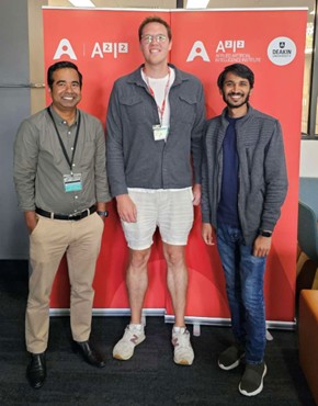 Felix Schomburg mit Wissenschaftlern der Deakin University